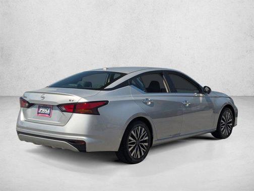Brilliant Silver Metallic 2024 Nissan Altima 2.5 SV
