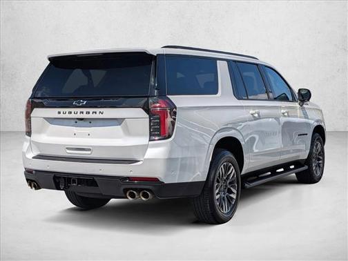 Iridescent Pearl Tricoat 2025 Chevrolet Suburban 4WD Z71