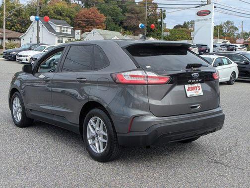 2021 Ford Edge SE