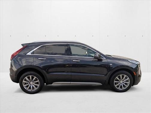 2022 Cadillac XT4 Premium Luxury