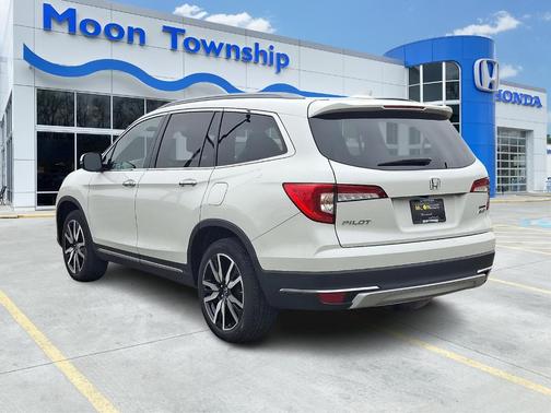 2022 Honda Pilot Touring 8-Passenger