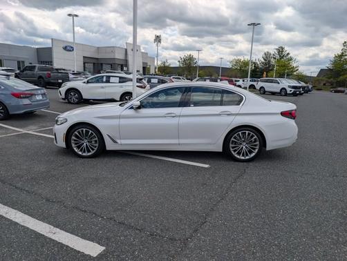 Mineral White Metallic 2022 BMW 530 530I XDRIVE