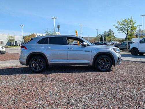2021 Volkswagen Atlas Cross Sport 3.6L V6 SE w/Technology R-Line