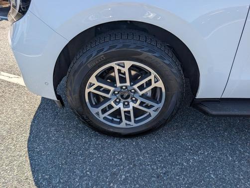 OXFORD WHITE 2025 Ford Expedition ACTIVE