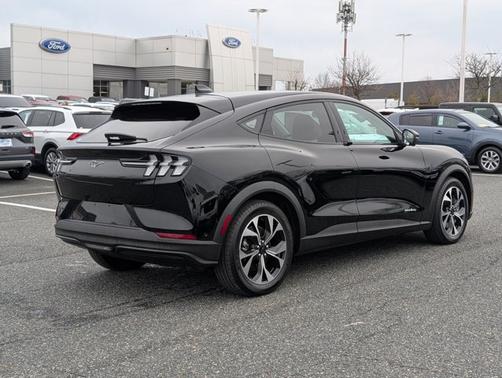 2024 Ford Mustang Mach-E SELECT