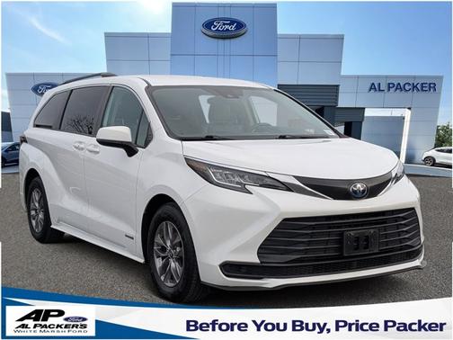 2021 Toyota Sienna LE 8 PASSENGER