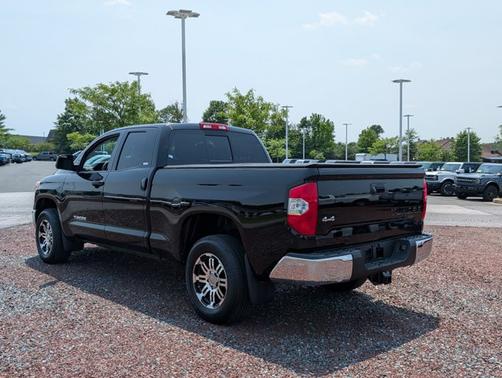2017 Toyota Tundra SR5