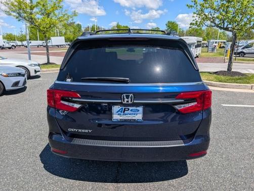 Crystal Black Pearl 2021 Honda Odyssey EX