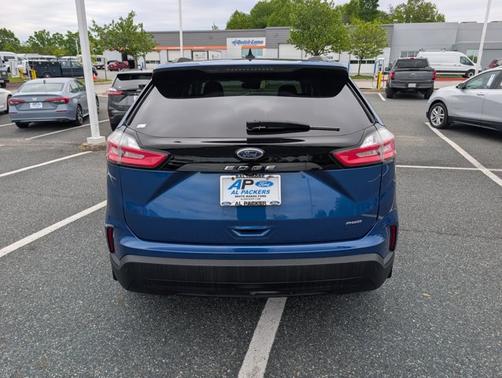 ATLAS BLUE 2022 Ford Edge SE