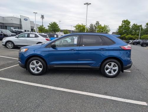 ATLAS BLUE 2022 Ford Edge SE