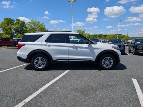 STAR WHITE MET TRI-COAT 2022 Ford Explorer XLT