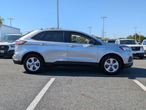 2020 Ford Edge SE