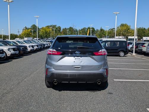 2020 Ford Edge SE