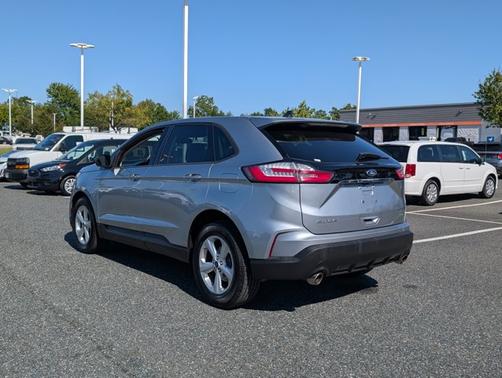 2020 Ford Edge SE