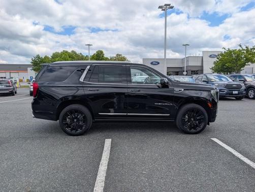 Onyx Black 2021 GMC Yukon DENALI