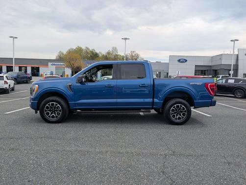 ATLAS BLUE METALLIC 2022 Ford F-150 XLT