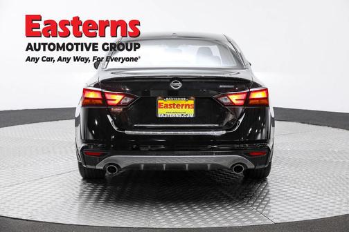 2022 Nissan Altima SR FWD
