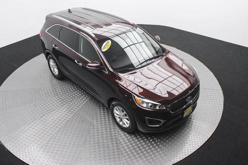 Photo 3 of 60 of 2016 Kia Sorento LX