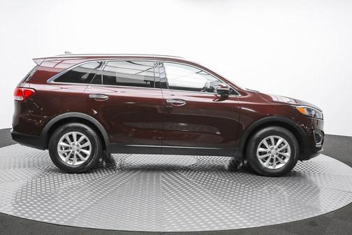 Photo 4 of 60 of 2016 Kia Sorento LX