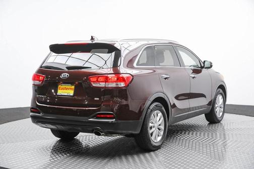 Photo 5 of 60 of 2016 Kia Sorento LX