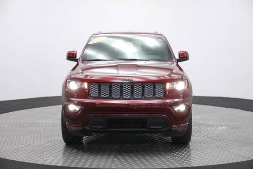 Photo 2 of 60 of 2019 Jeep Grand Cherokee Altitude