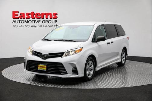 2020 Toyota Sienna SE