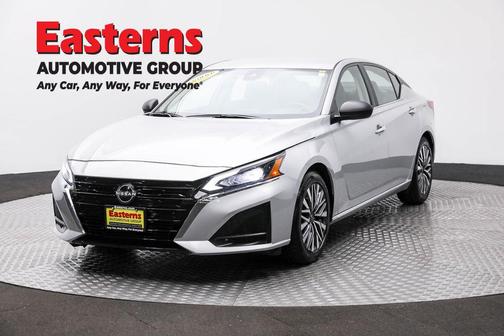 Brilliant Silver Metallic 2024 Nissan Altima 2.5 SV