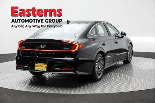 2023 Hyundai SONATA Hybrid SE