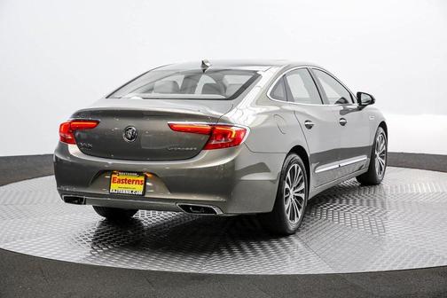 Photo 5 of 65 of 2017 Buick LaCrosse Essence