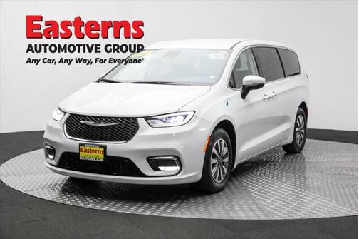 2023 Chrysler Pacifica Hybrid Touring L