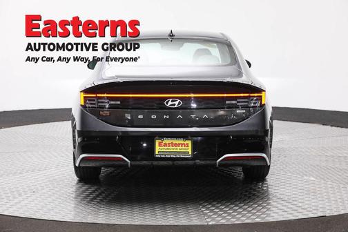 2025 Hyundai SONATA Hybrid SE