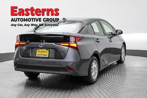 2022 Toyota Prius LE