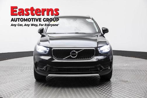 2022 Volvo XC40 T4 Momentum