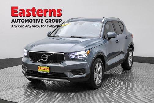 2021 Volvo XC40 T4 Momentum