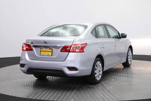Photo 5 of 61 of 2017 Nissan Sentra S