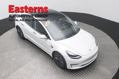Pearl White Multi-Coat 2023 Tesla Model 3 Standard Range