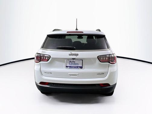 Bright White Clearcoat 2022 Jeep Compass Latitude Lux