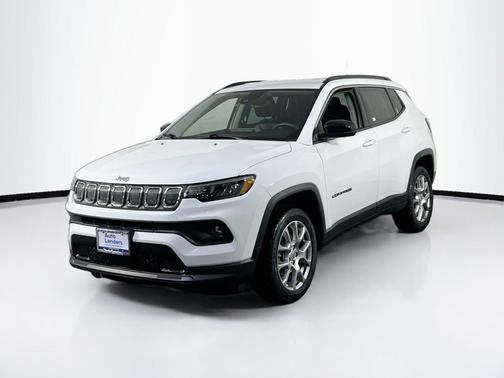 Bright White Clearcoat 2022 Jeep Compass Latitude Lux