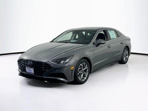 2022 Hyundai SONATA SEL