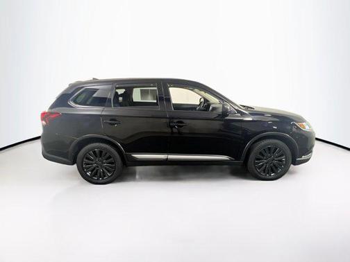 2020 Mitsubishi Outlander ES