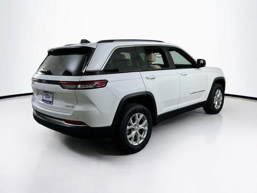 Bright White Clearcoat 2023 Jeep Grand Cherokee Limited