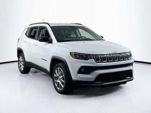 2022 Jeep Compass Latitude Lux