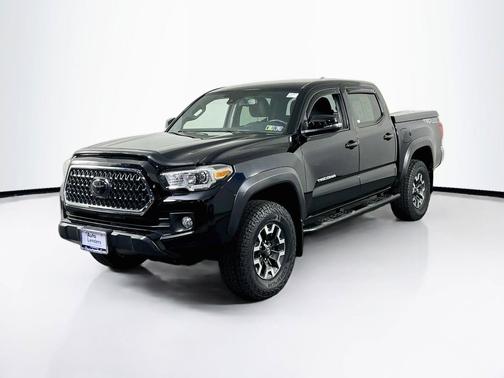 Midnight Black Metallic 2018 Toyota Tacoma TRD Off Road