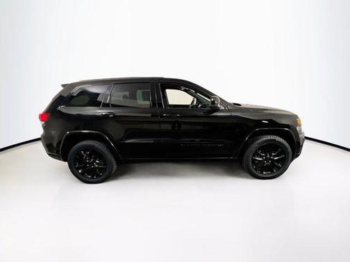 2022 Jeep Grand Cherokee Laredo