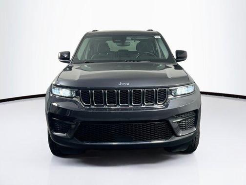 2022 Jeep Grand Cherokee Laredo