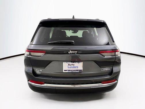 2022 Jeep Grand Cherokee Laredo