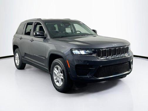 2022 Jeep Grand Cherokee Laredo
