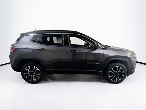 Granite Crystal Metallic Clearcoat 2023 Jeep Compass Limited