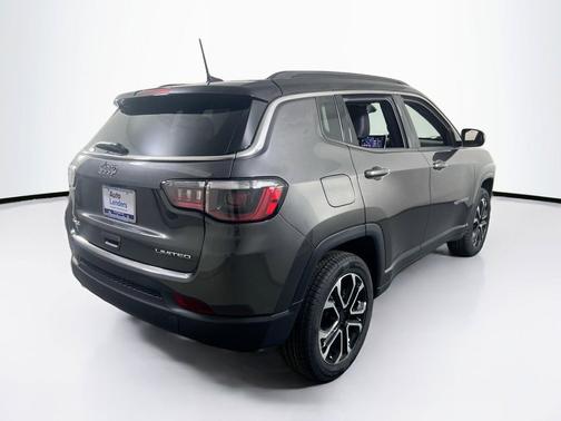 Granite Crystal Metallic Clearcoat 2023 Jeep Compass Limited