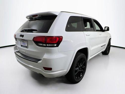2022 Jeep Grand Cherokee Laredo